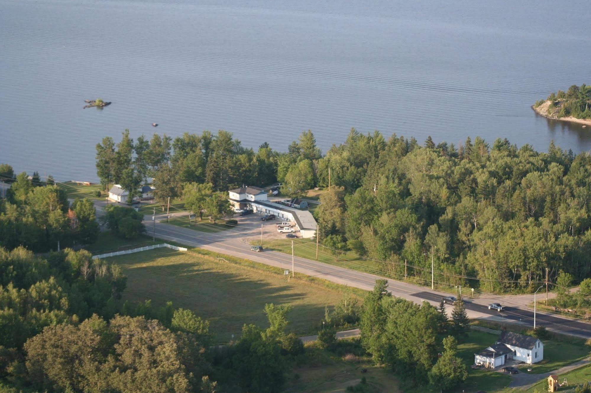 Edgewater Motel And Campground Temiskaming Shores Kültér fotó