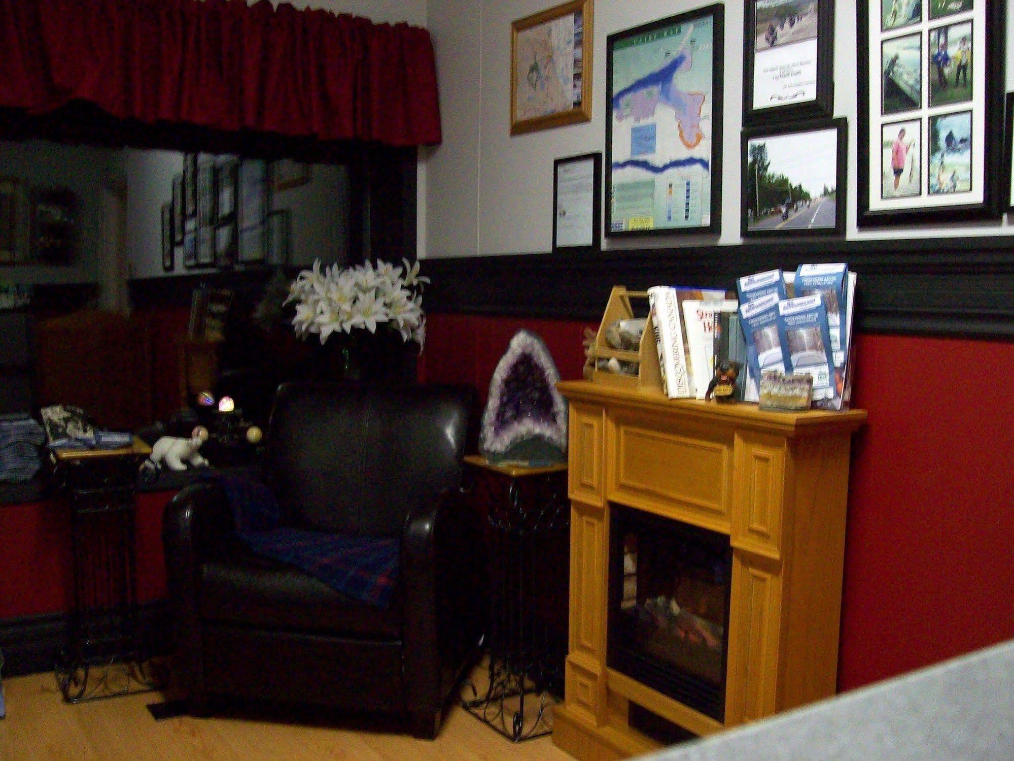 Edgewater Motel And Campground Temiskaming Shores Kültér fotó