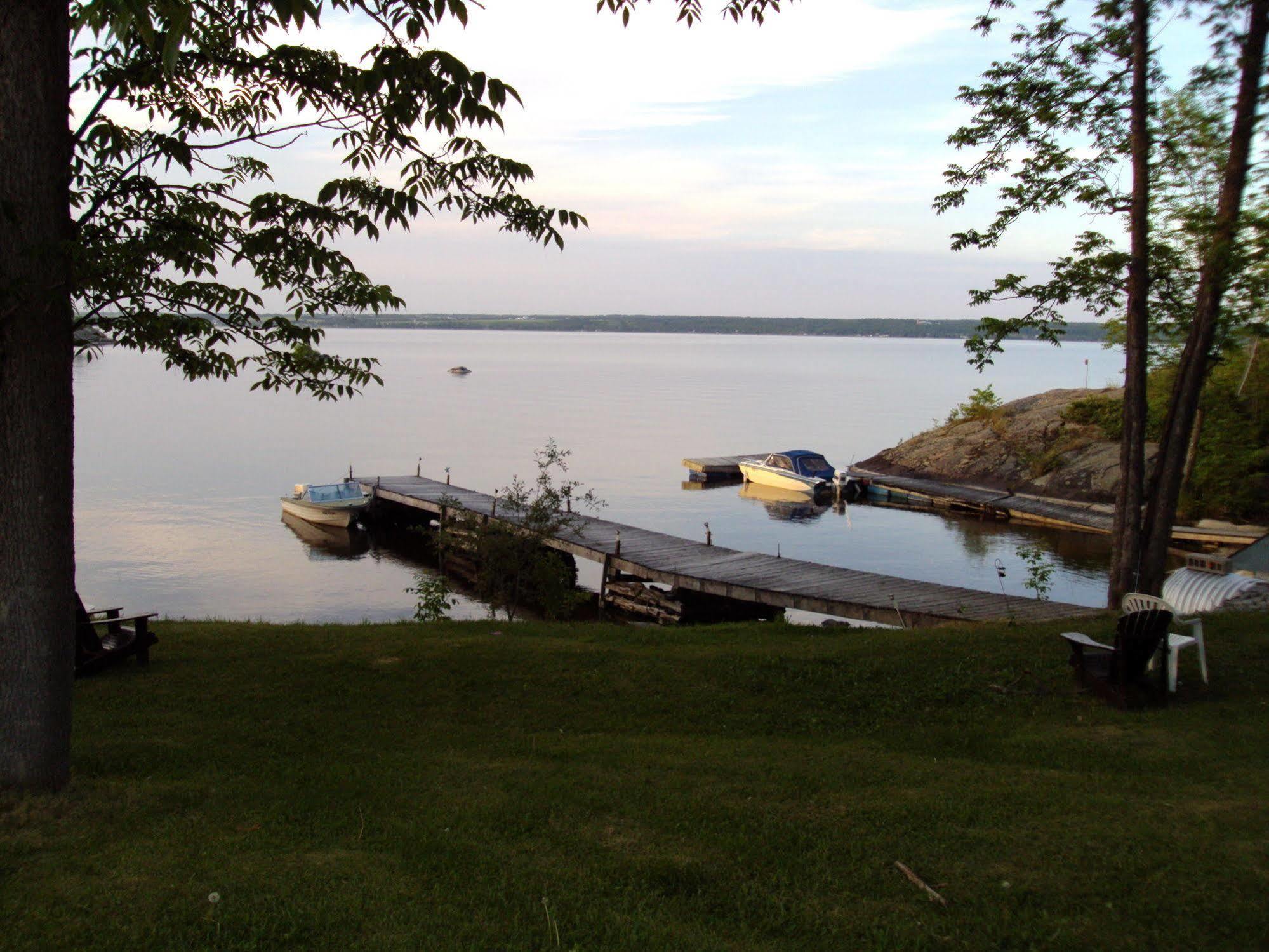 Edgewater Motel And Campground Temiskaming Shores Kültér fotó